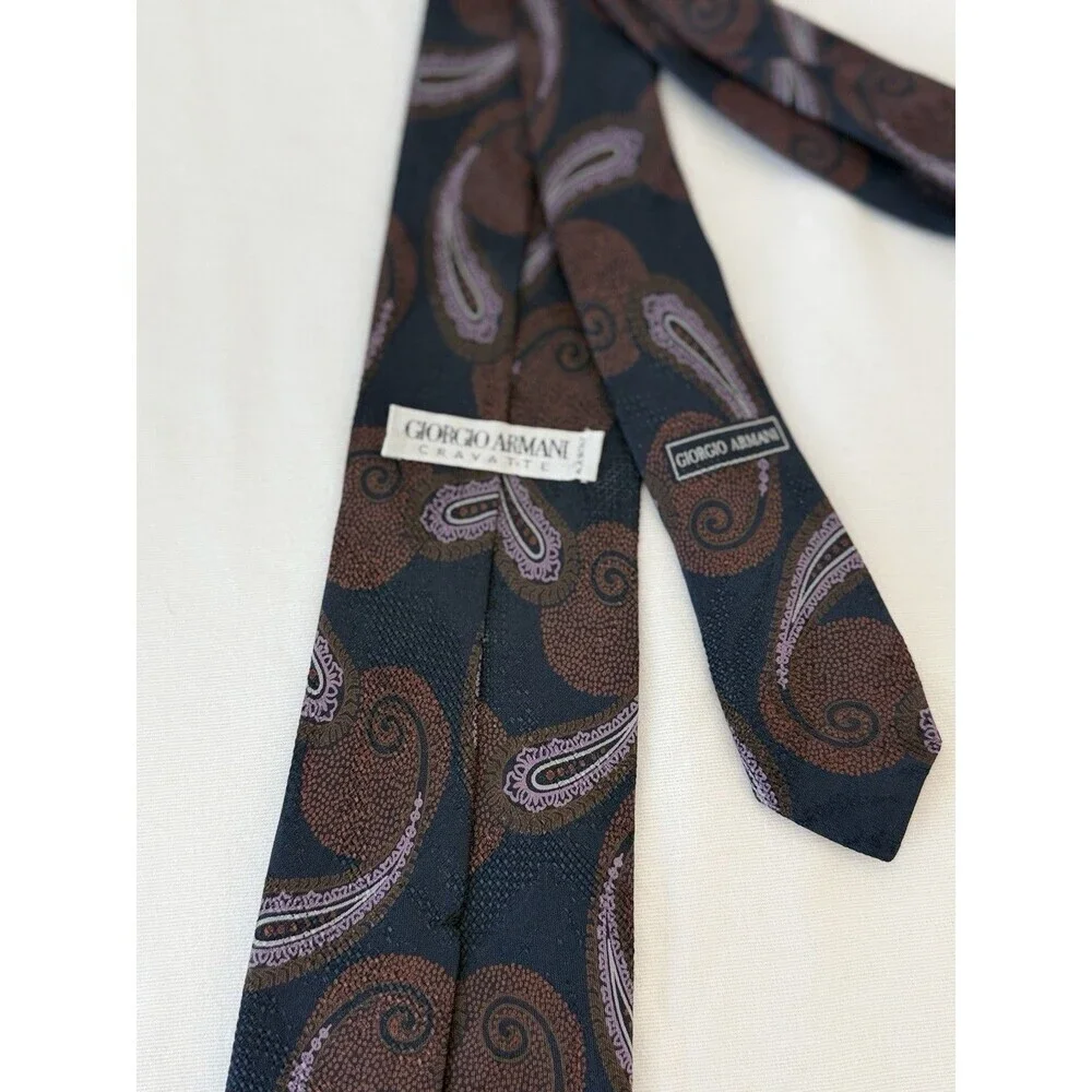 Giorgio Armani Cravatte Tie 100% Silk Navy Red Paisley Print 3.5